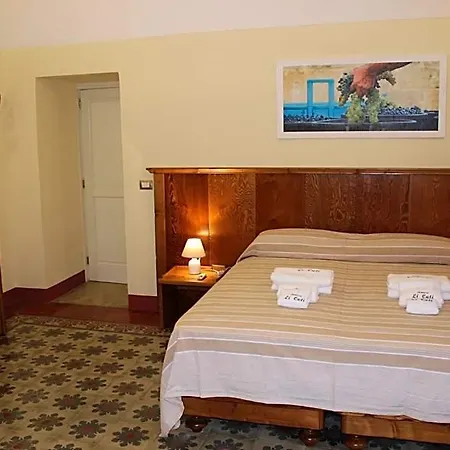 فندق مبيت وإفطار Dimora Li Cuti 3*
