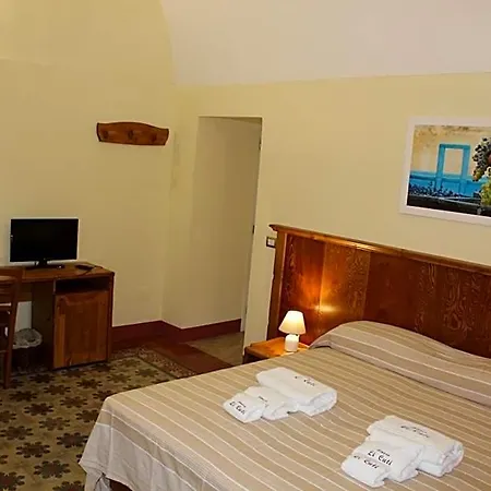 Dimora Li Cuti فندق مبيت وإفطار