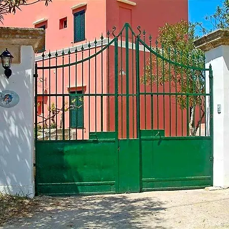 Dimora Li Cuti فندق مبيت وإفطار