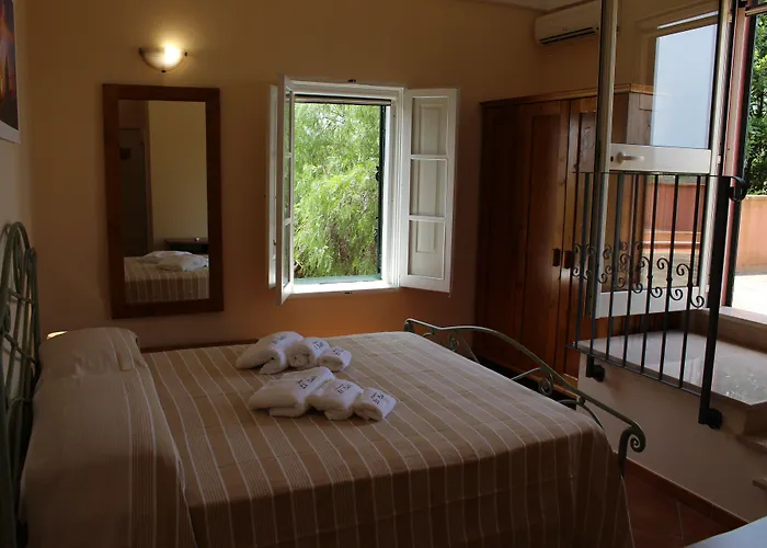 Dimora Li Cuti فندق مبيت وإفطار سانيكولا