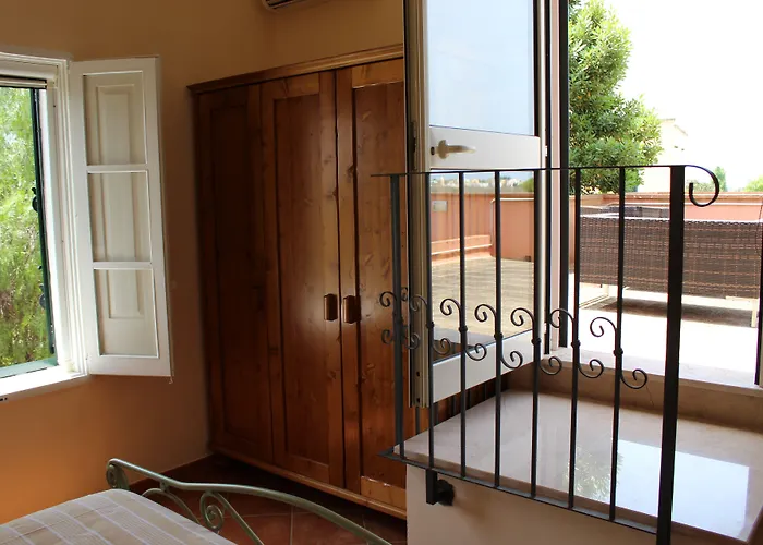 فندق مبيت وإفطار Dimora Li Cuti 3*