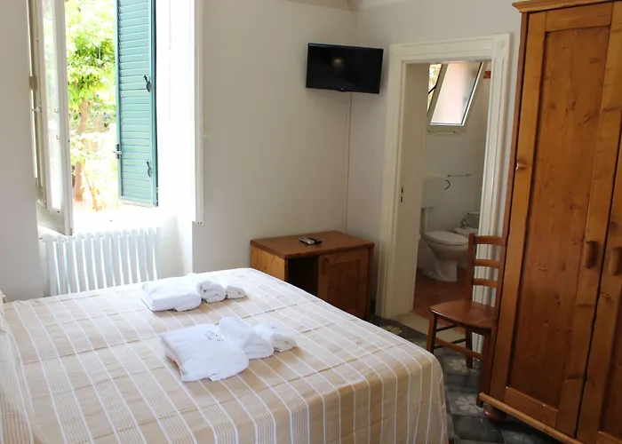 Dimora Li Cuti فندق مبيت وإفطار