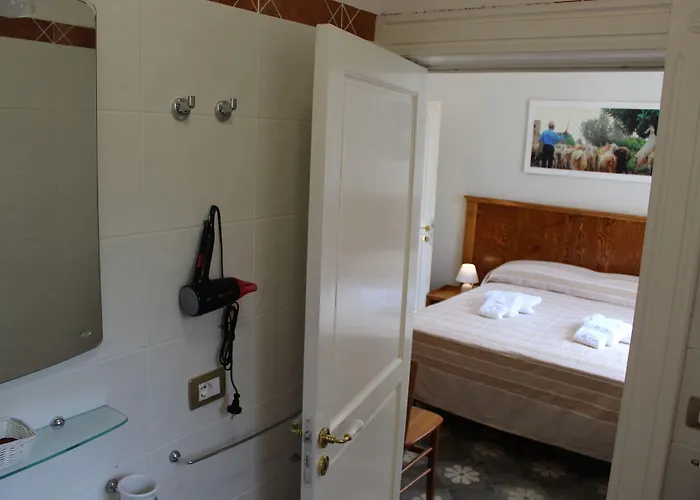 Dimora Li Cuti فندق مبيت وإفطار