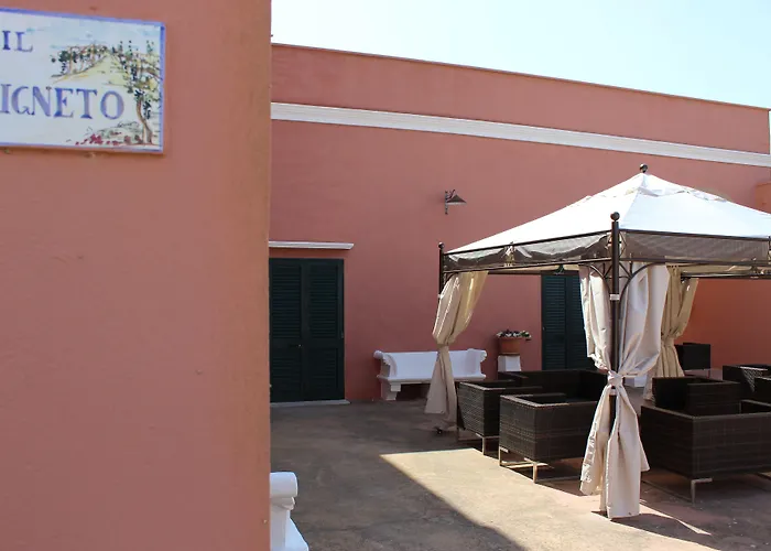 فندق مبيت وإفطار Dimora Li Cuti 3*